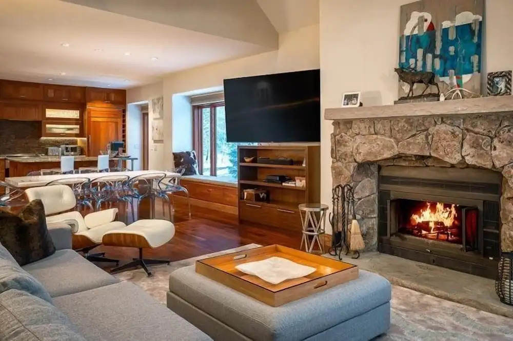 Contemporary 3 Bedroom Ski In, Ski Out Condo in the Heart of Beaver Creek Village