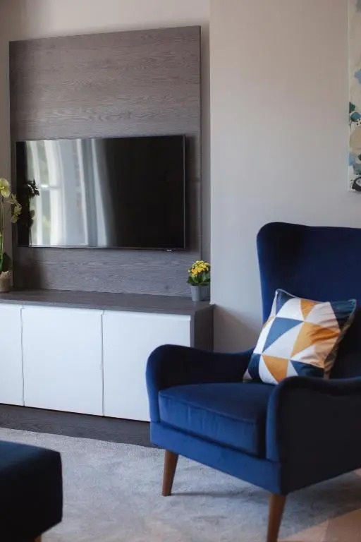 10 Bootham House - luxury city centre apartment with free parking for one car