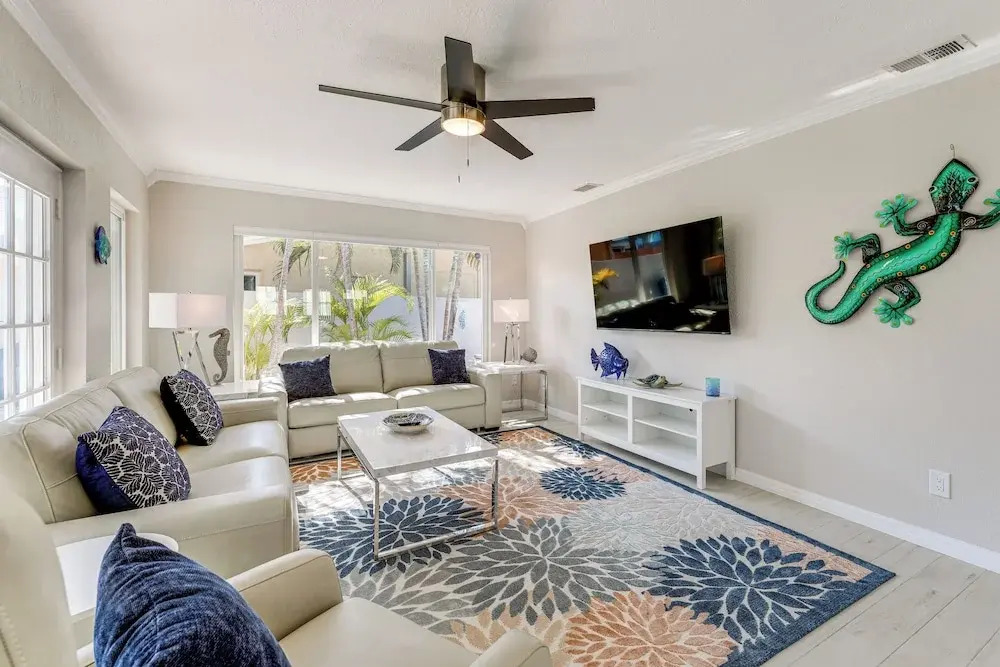 Indian Rocks Beach Home - 2 Blocks to Beach!