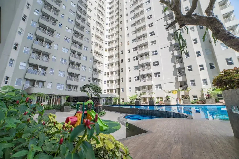 Serene & Cozy Apartment at Parahyangan Residences