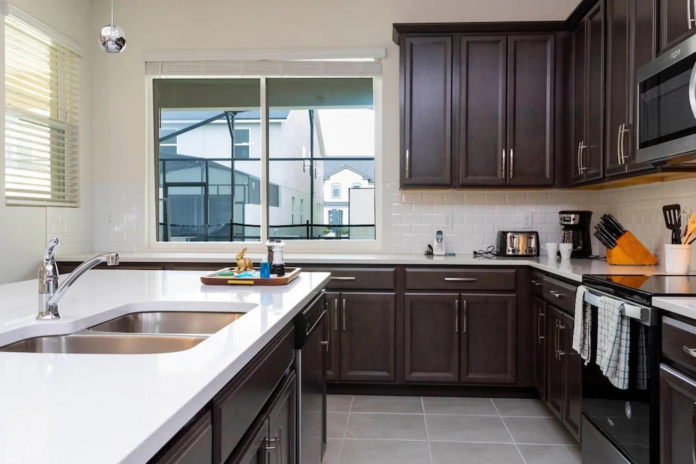 2170 FM - Disney Delight 4BR Townhome Luxury Pool