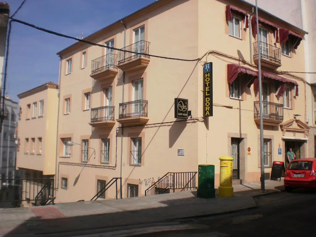 Hotel Dora