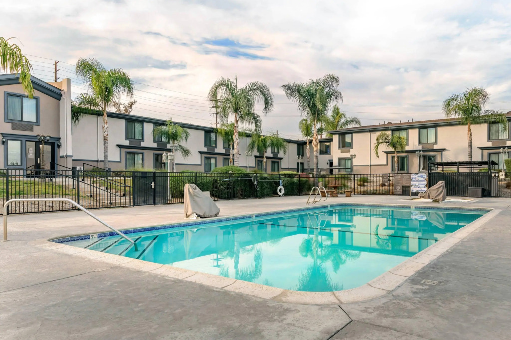 Comfort Inn & Suites San Bernardino