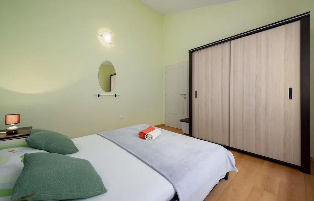 Three-Bedroom Holiday Home In Tinjan