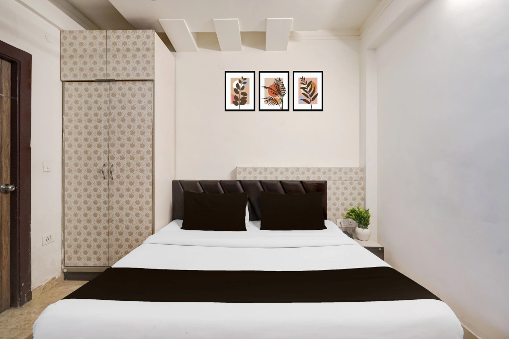 OYO Flagship 15432 Hotel The Nest GMS Rd