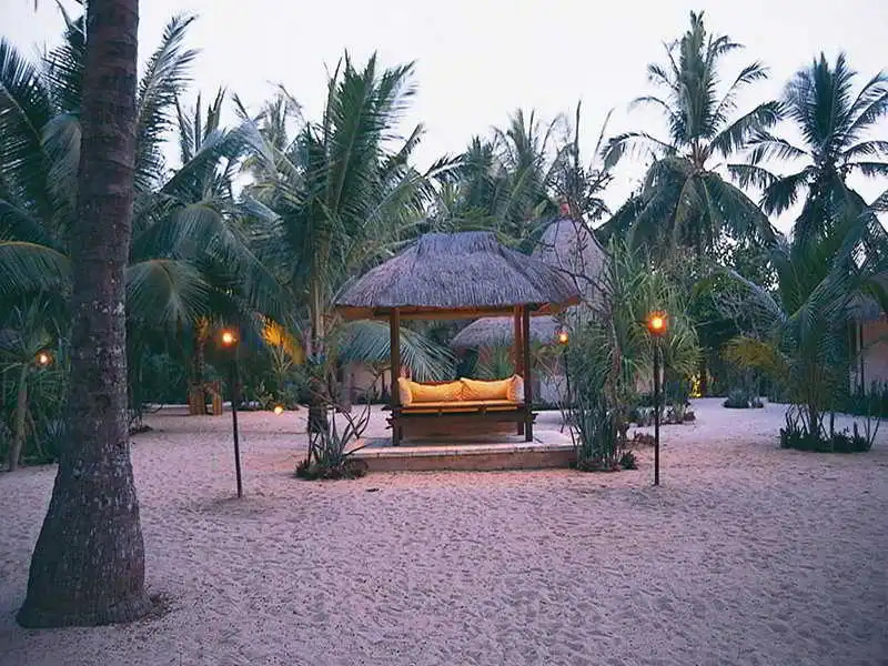 Waka Nusa Resort
