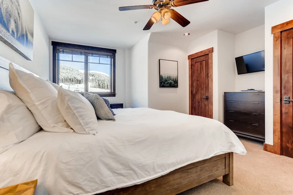 Ski-in/ski-out At Crystal Peak Lodge 3 Bedroom Condo
