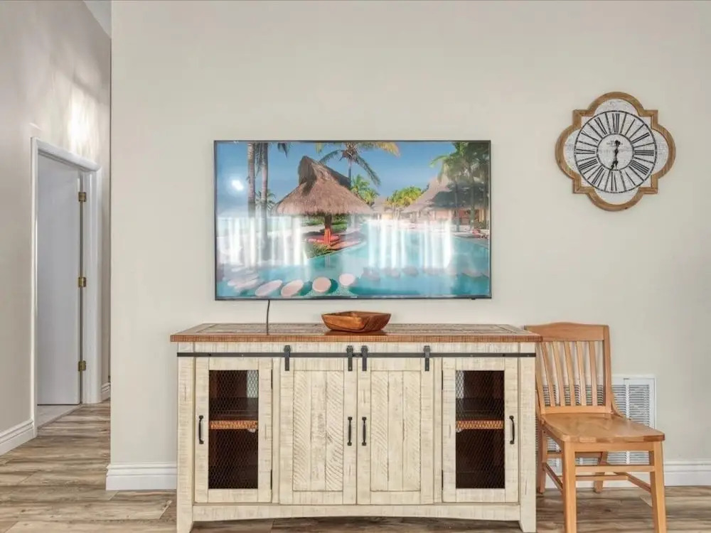 Fantastic 4 Bed Home With Private Pool 4 Bedroom Villa by RedAwning