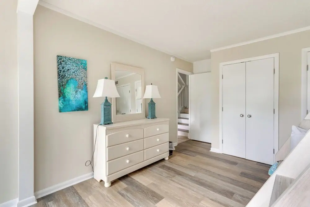 Vintage Hilton Head Island Condo: Steps to Beach!