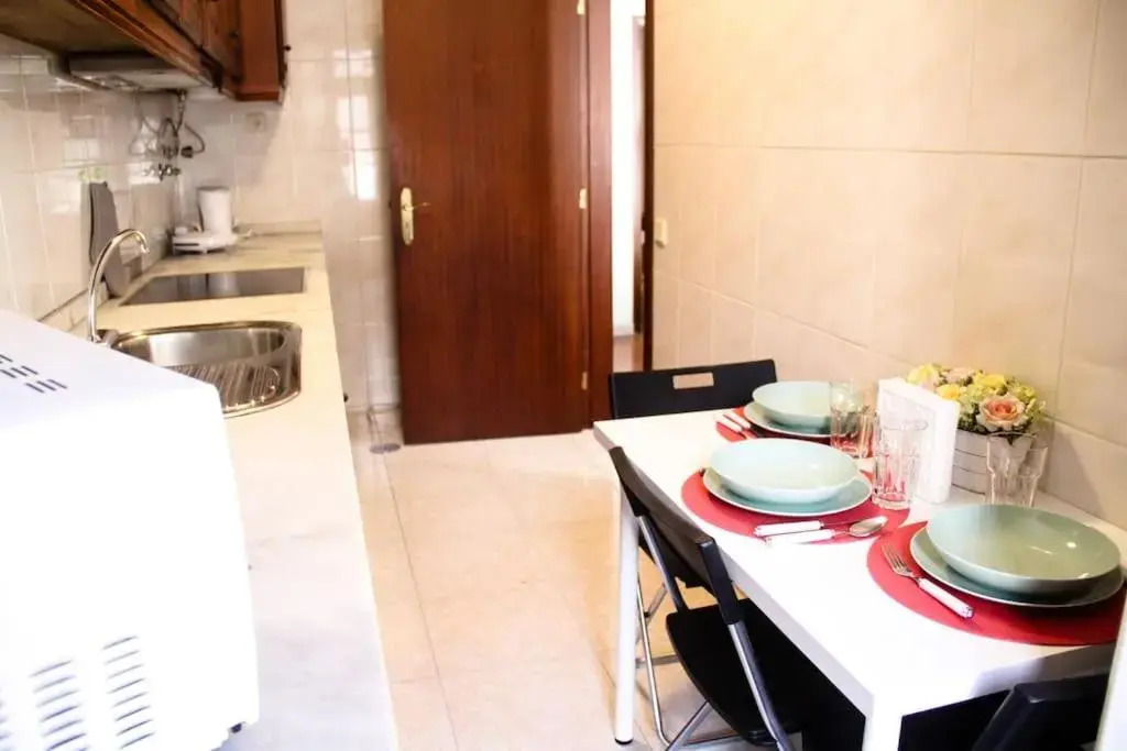 Renovated Feb22 Clerigos Cozy Balcony with self check in