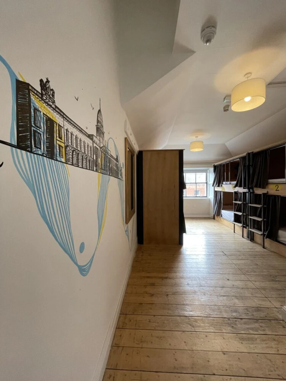 Leevin Hostel George