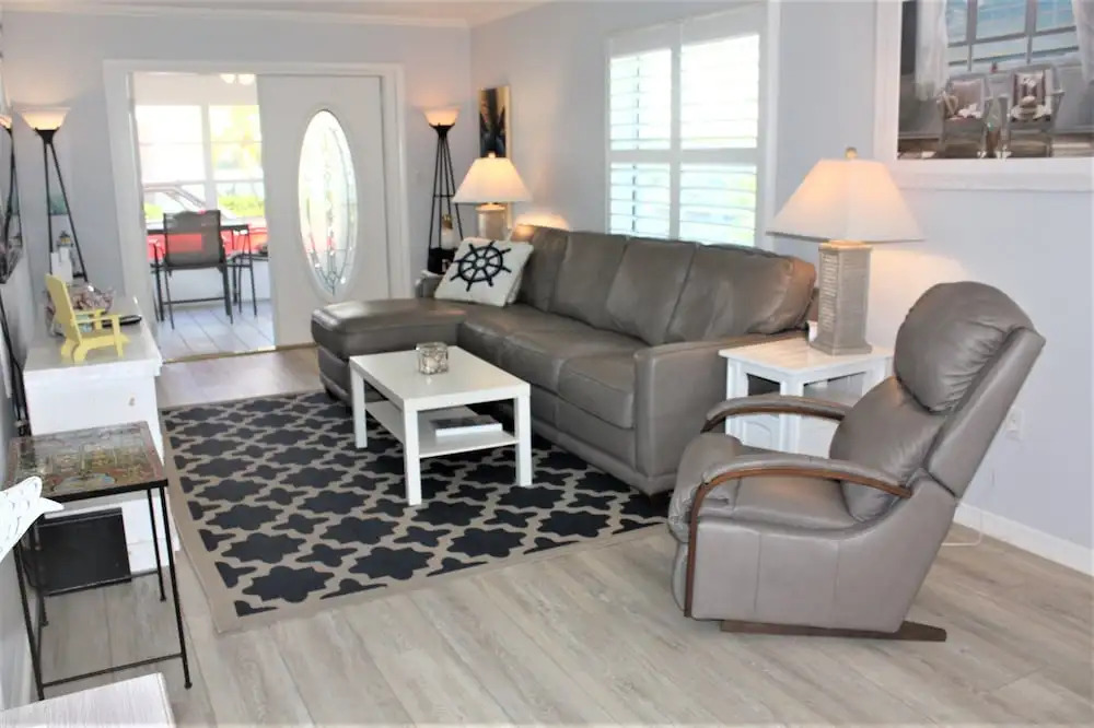 Aloha Kai - Unit 30 1 Bedroom 1.5 Bathroom Apts