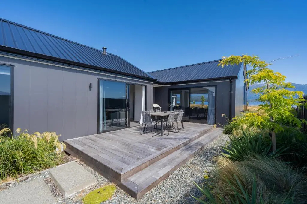 Lake House - Te Anau Holiday Home