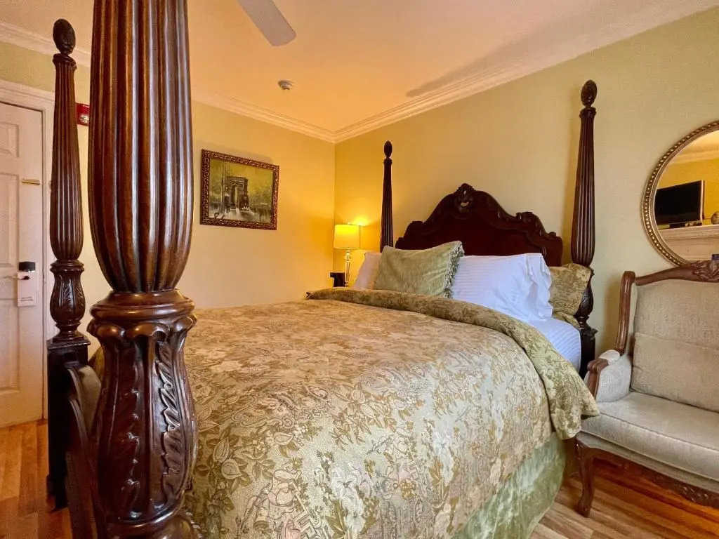 Atlantis Inn Luxury Bed and Breakfast