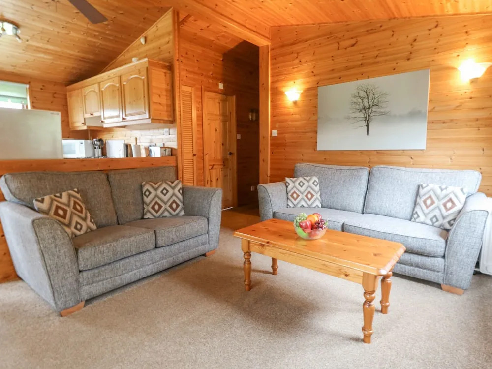 16 Amber Wood Lodge