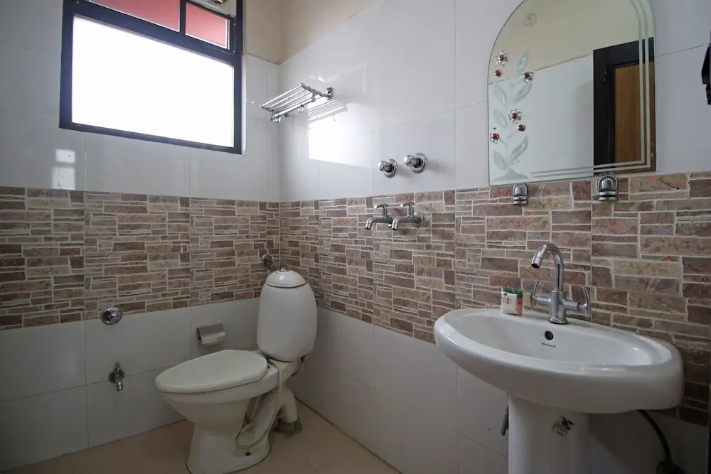 OYO 7769 Hotel Atithi