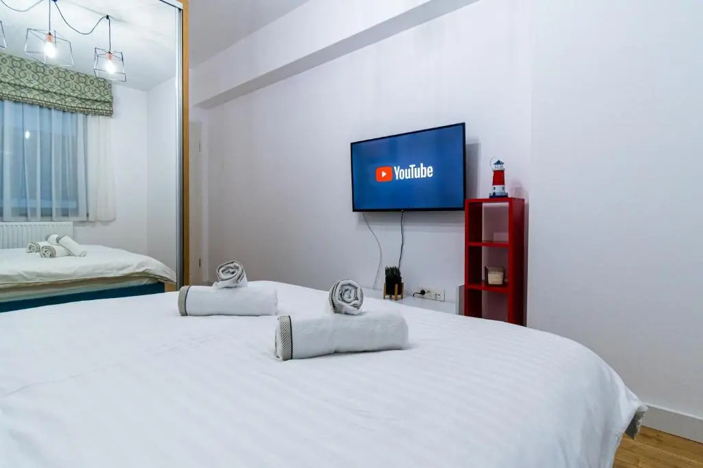 Lighthouse Central Apt with unique views of the Fortress, Free Parking, 5 min by car from the Old Town