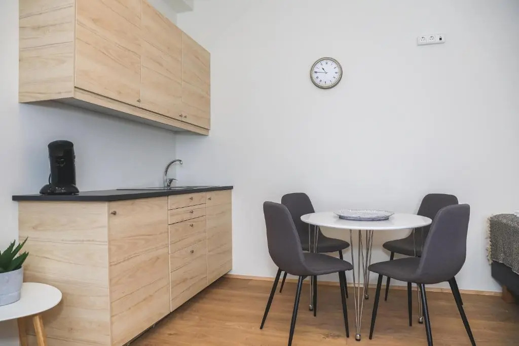 E18 Apartments