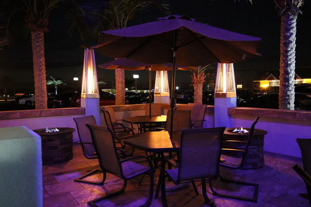 California Palms Hotel & Suites
