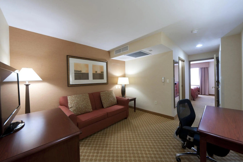 Queens County Inn and Suites Long Island City