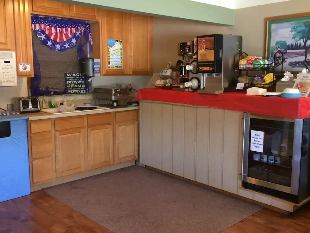 East Hills Inn And Suites
