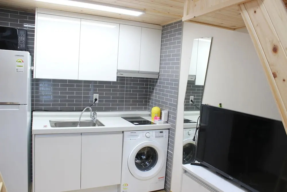 Doomchit Guest House - Hostel