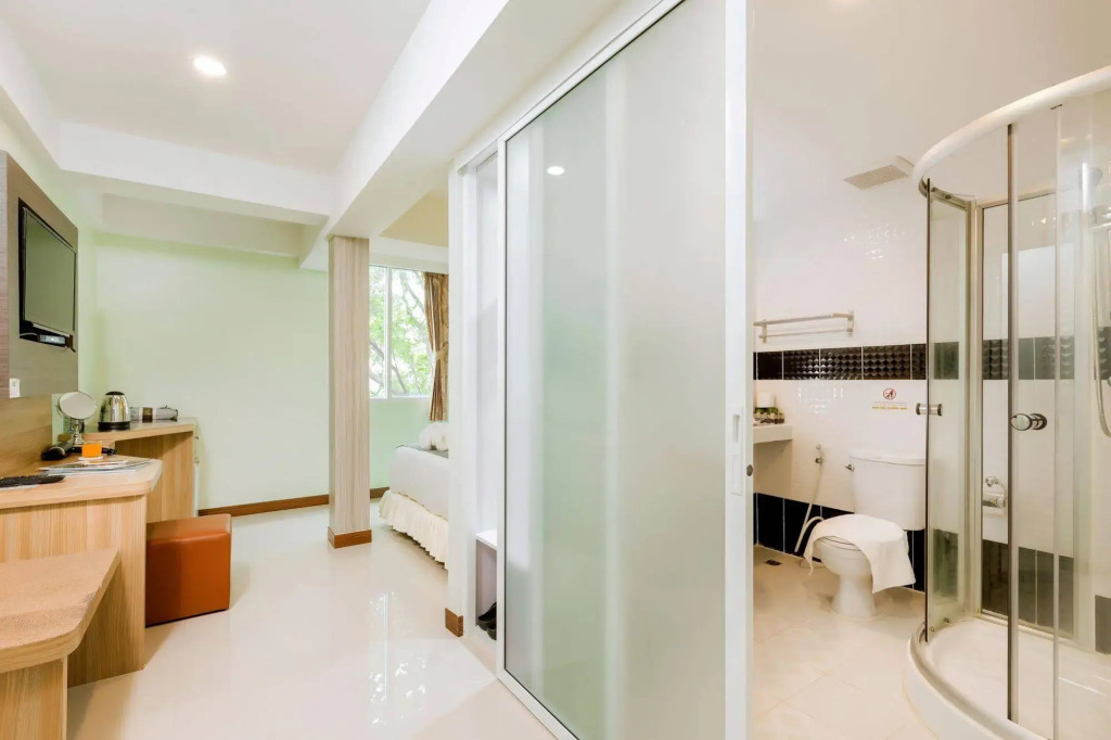 RoomQuest Suvarnabhumi Airport Rom Klao