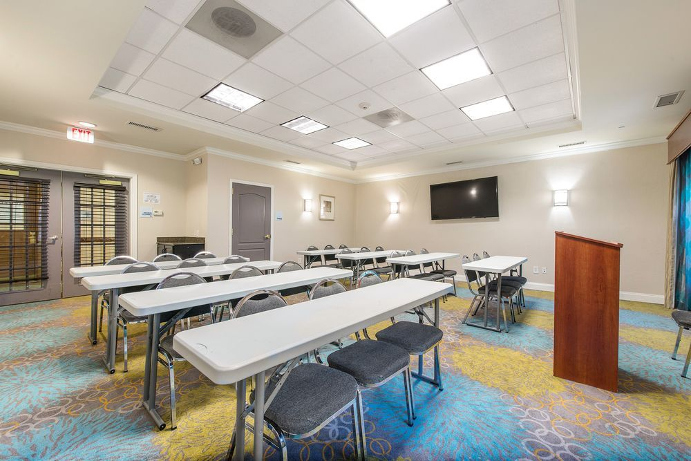 Holiday Inn Express & Suites LaGrange