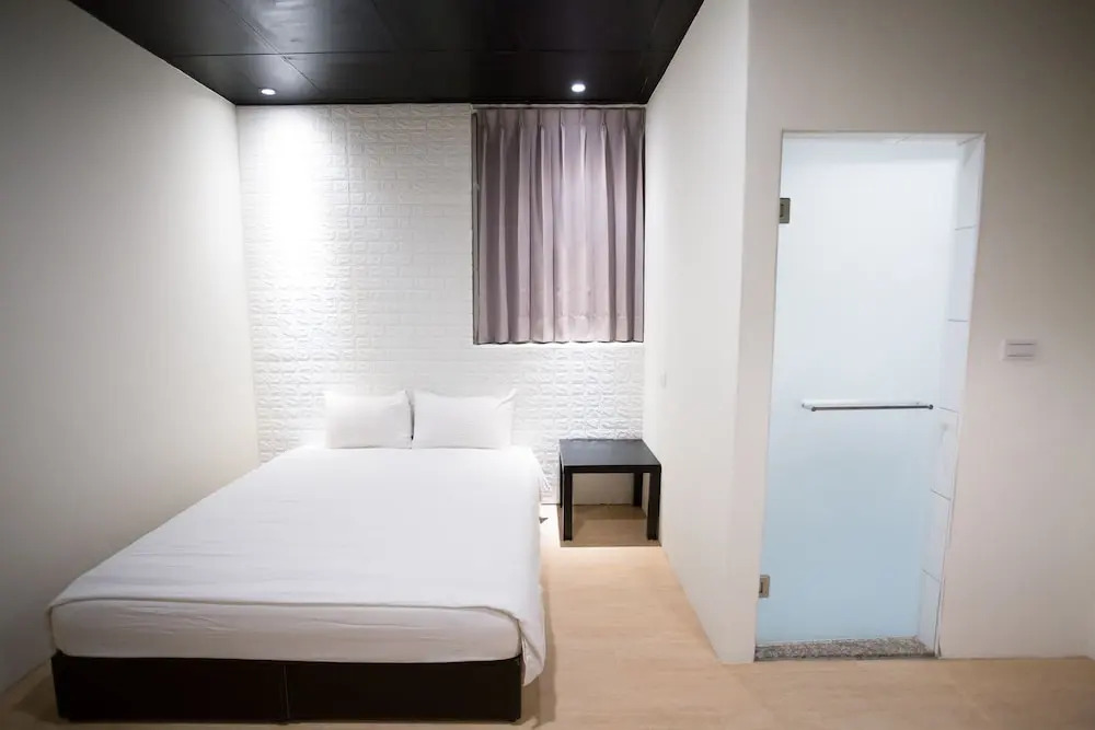 Mis Hostel