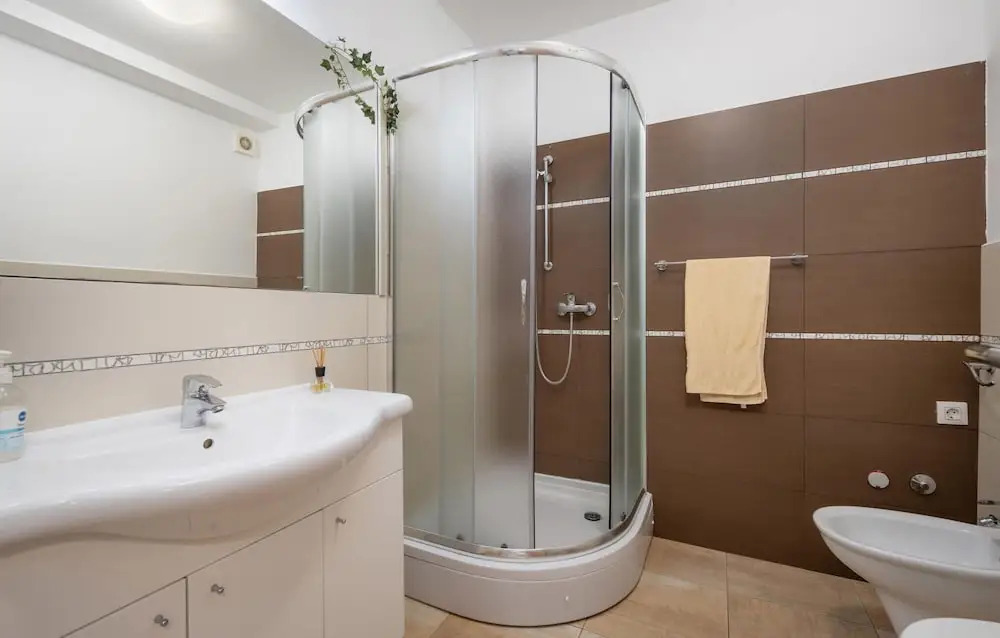 Awesome Apartment in Omisalj With 2 Bedrooms and Wifi