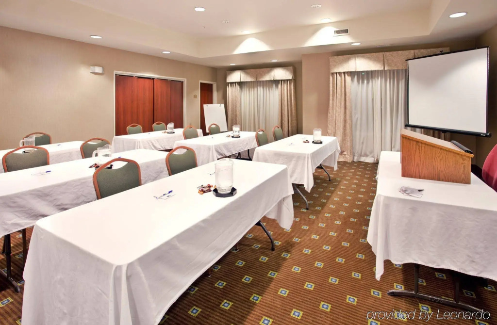 Holiday Inn Express Independence - Kansas City by IHG