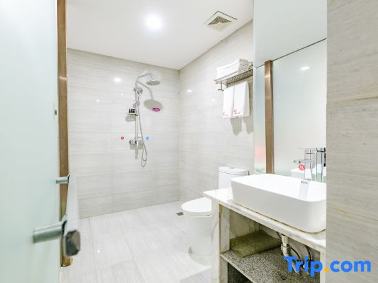 Xinyang century fashion hotel