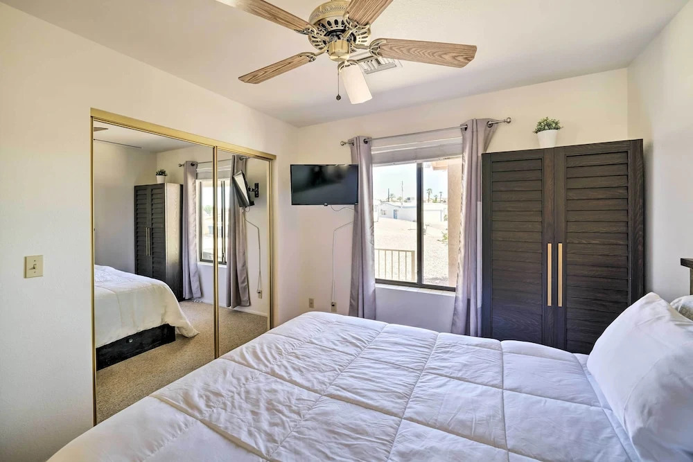 Game Room + Mtn Views: Lake Havasu Escape!