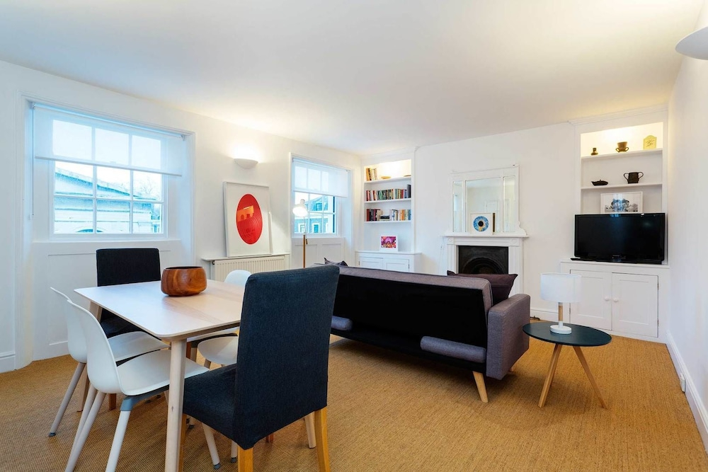 London Bridge Hideaway