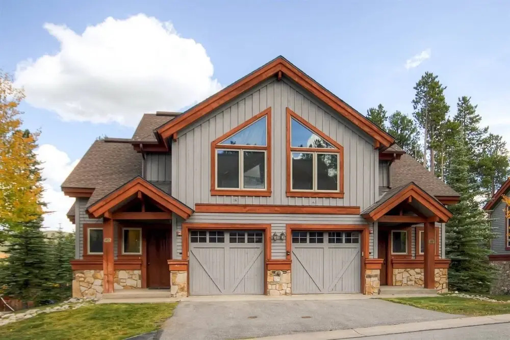 Ski-in/ski-out 3 Bedroom Townhome at Snowflake Lift With Private Hot Tub