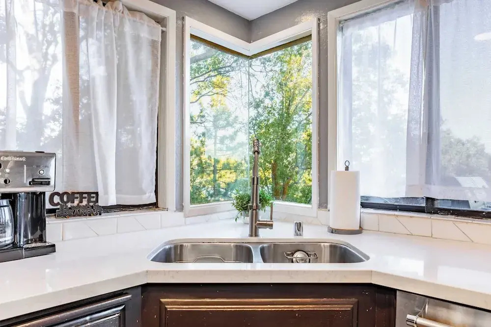 Nadelhorn by Avantstay Mins to the Lake + Arcade/playroom + Panoramic Deck Views
