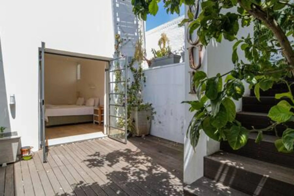 Signal Hill 1 by CTHA, Cape Town