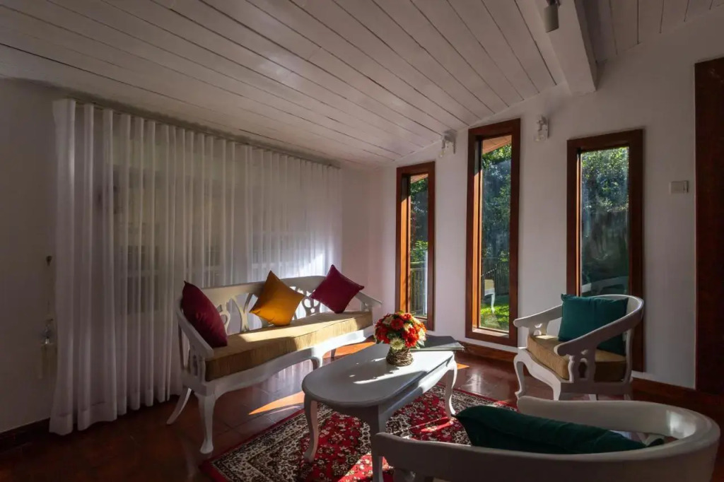 Monarch Villa Hanthana Kandy