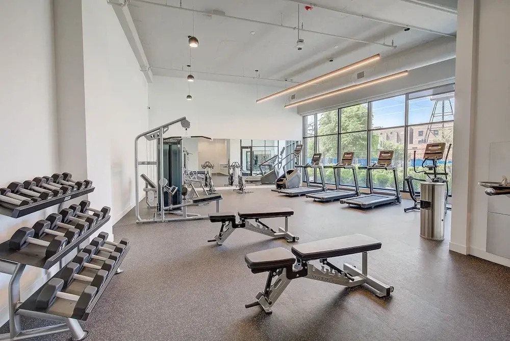 4BR Group Retreat Near Lincoln Park