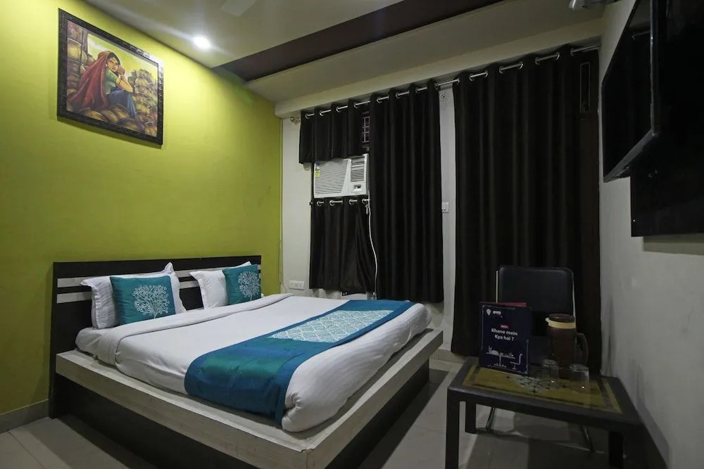OYO 7773 Hotel Simran Palace
