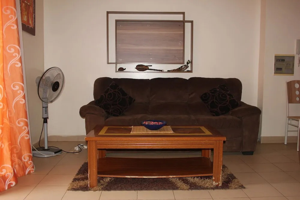 Quiet, Practical, Comfortable Apartment