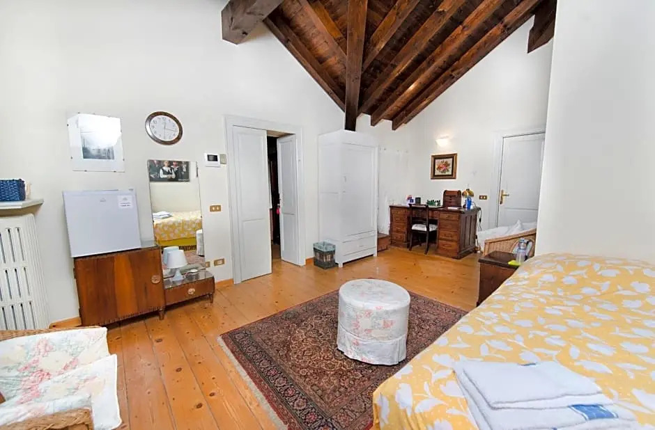 Villa Pinetina B&B