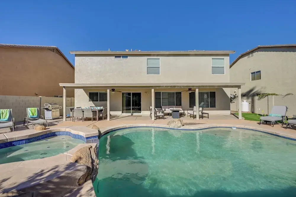 Putting Green, Pool & Spa: Home in Queen Creek