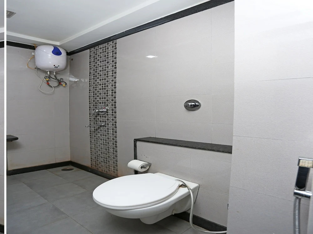 OYO 9050 Hotel Saya