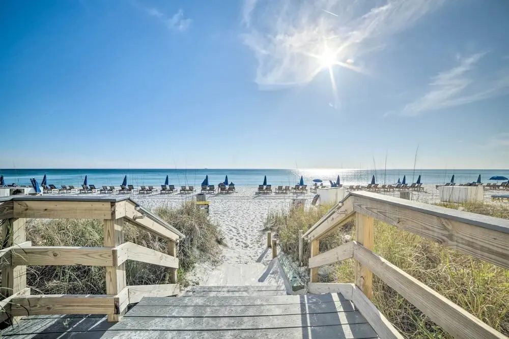 Beachfront PCB Escape w/ Free Beach Chair Services