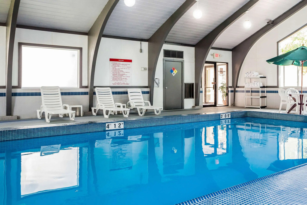 Quality Inn & Suites Des Moines - Merle Hay Road