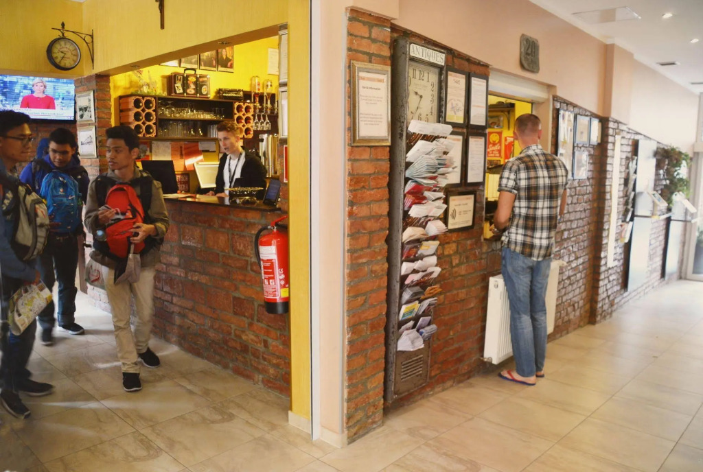 Do Step Inn Home - Hotel & Hostel