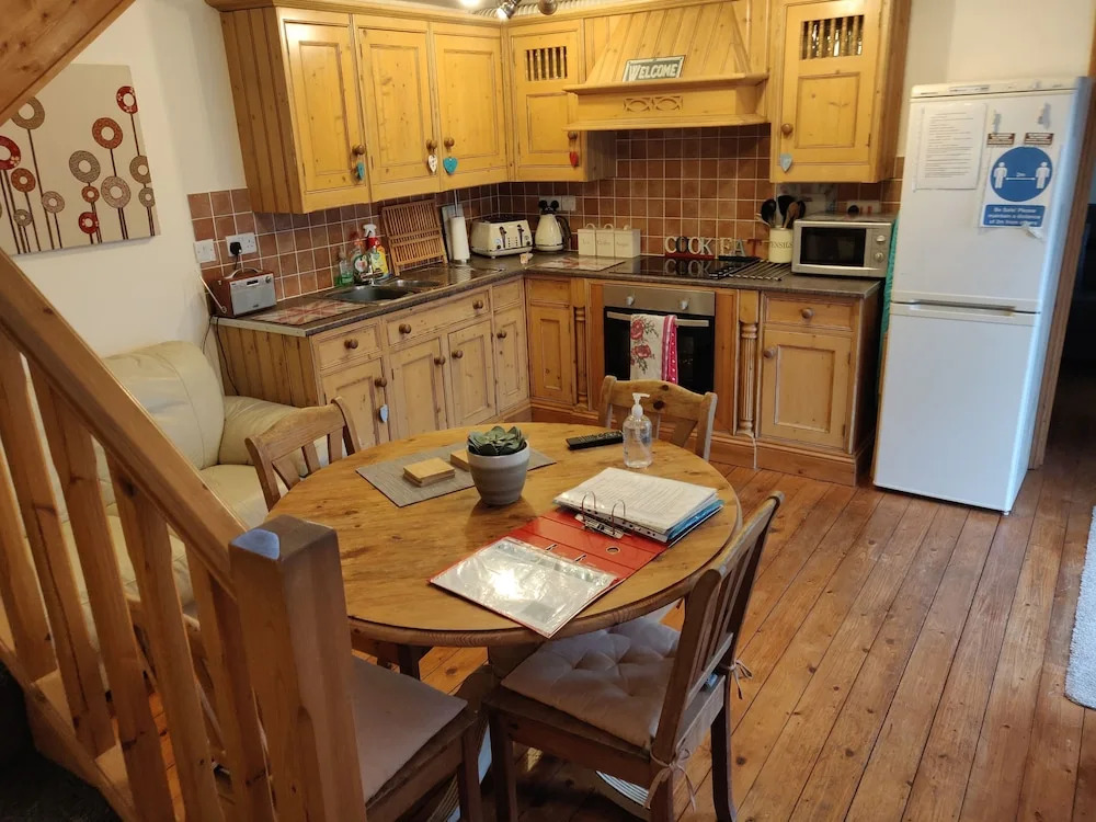 3 BR Ensuite Cottage Private Garden Parking Near St Neots