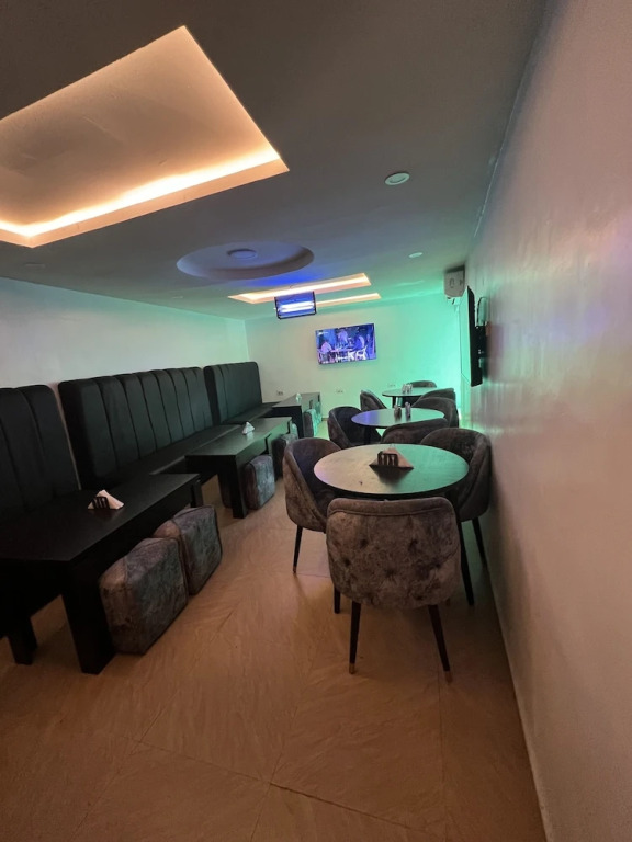 Thapunchline Apartments & Hotels