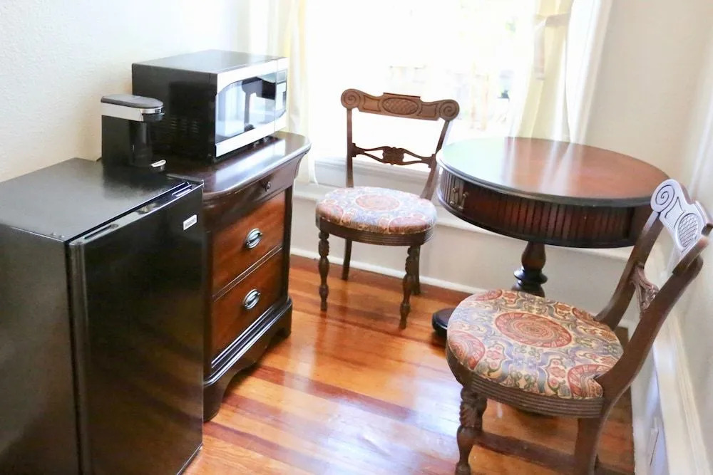 Bryn Oaks Bed and Breakfast
